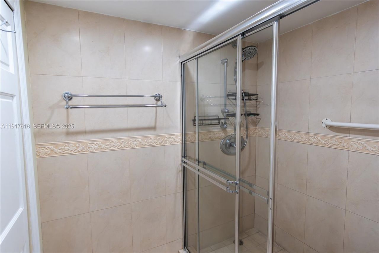 145 SE 25th Rd, Unit 1003, Miami, FL 33129 Photo