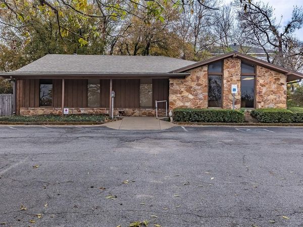 825 N Crockett Street, Sherman, TX 75090