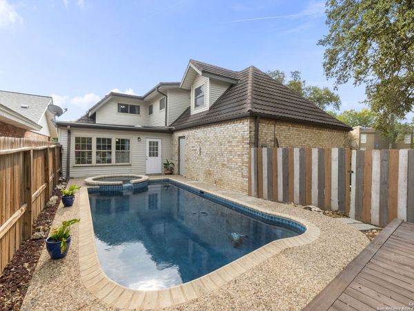 5203 Metcalf, Windcrest, TX 78239