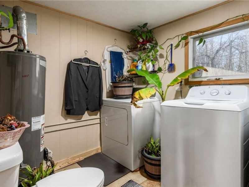 8755 Main Street SE, Corning, OH 43730 Photo 15