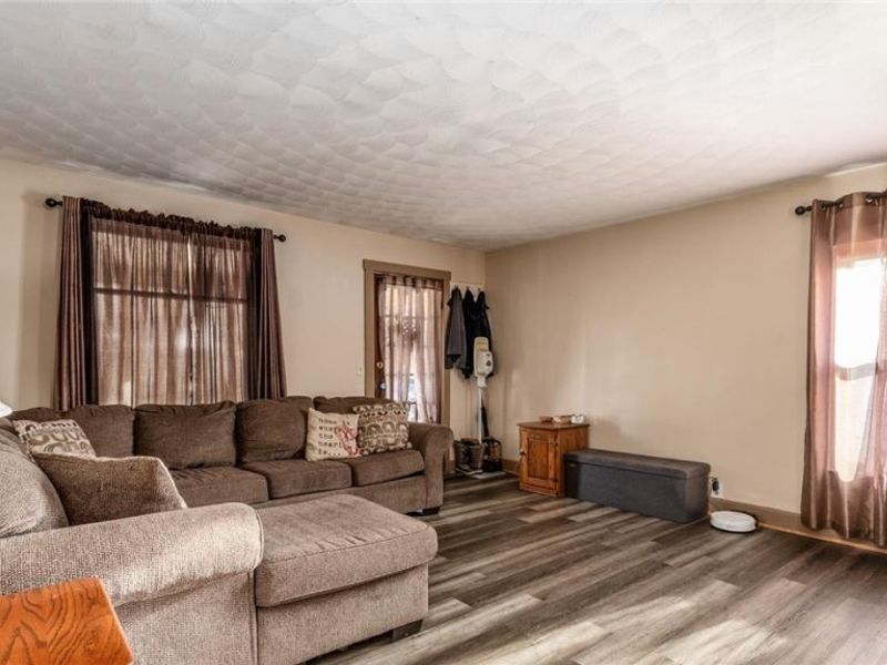 8755 Main Street SE, Corning, OH 43730 Photo 4