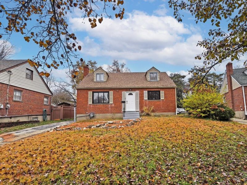 3946 Cedarwood Place, Silverton, OH 45213 Photo 2