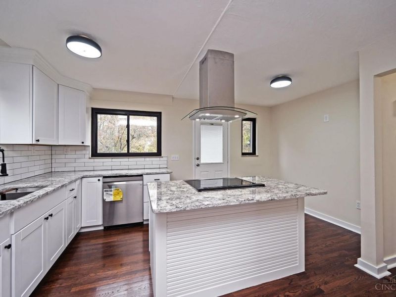 3946 Cedarwood Place, Silverton, OH 45213 Photo 8