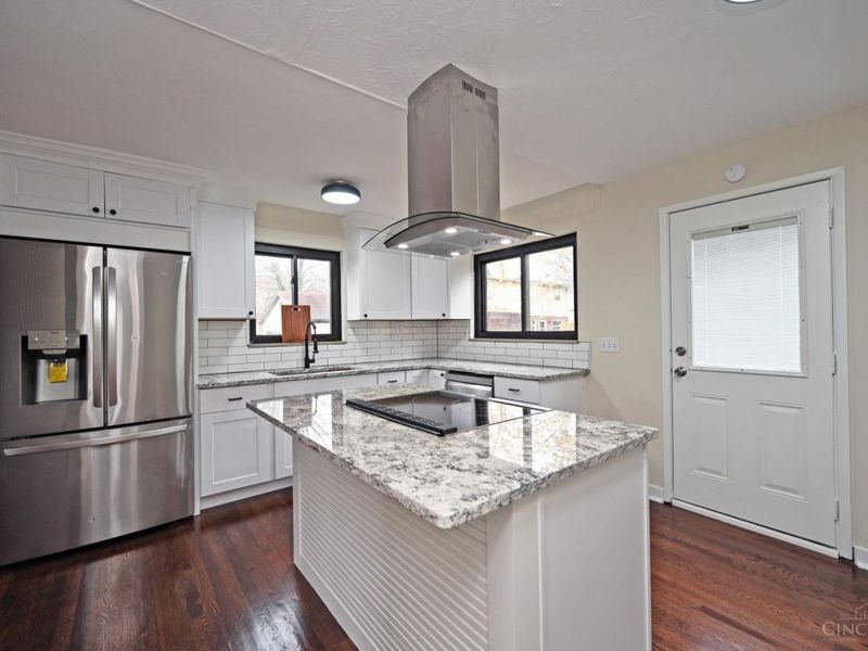 3946 Cedarwood Place, Silverton, OH 45213 Photo 9