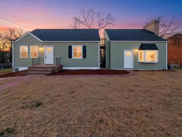 2218 Larchwood ST NE, Roanoke, VA 24012