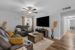 10301 N Kings Hwy. photo 4