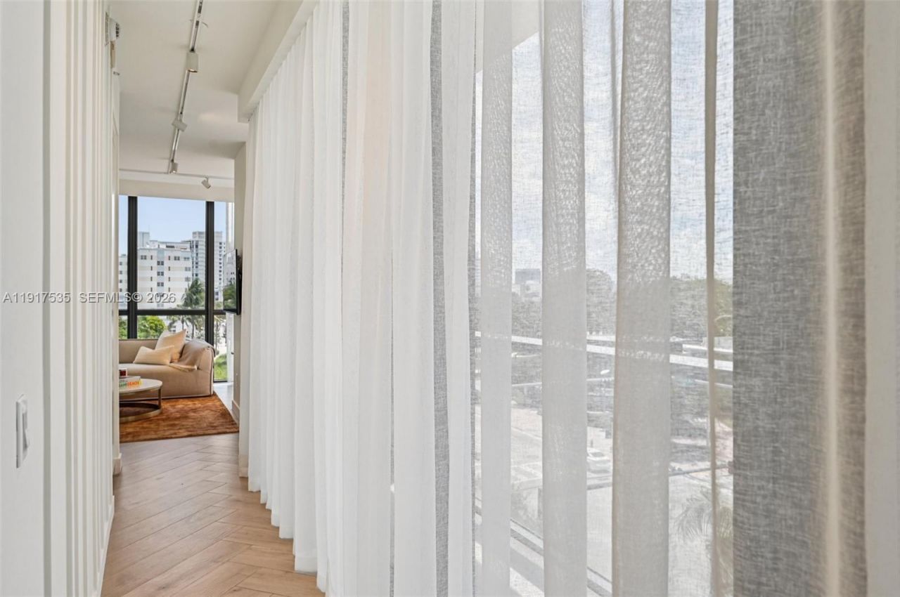 2201 Collins Ave, Unit 401, Miami Beach, FL 33139 Photo