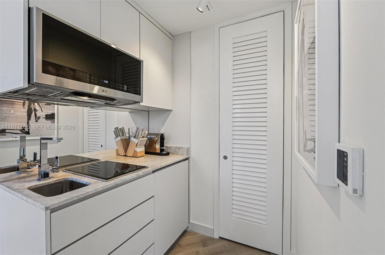 2201 Collins Ave, Unit 401, Miami Beach, FL 33139 Photo