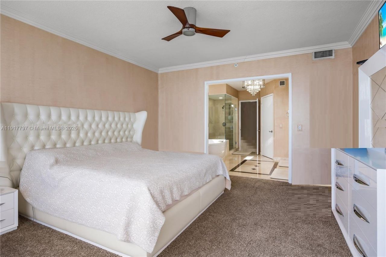 17555 Collins Ave, Unit 707, Sunny Isles Beach, FL 33160 Photo