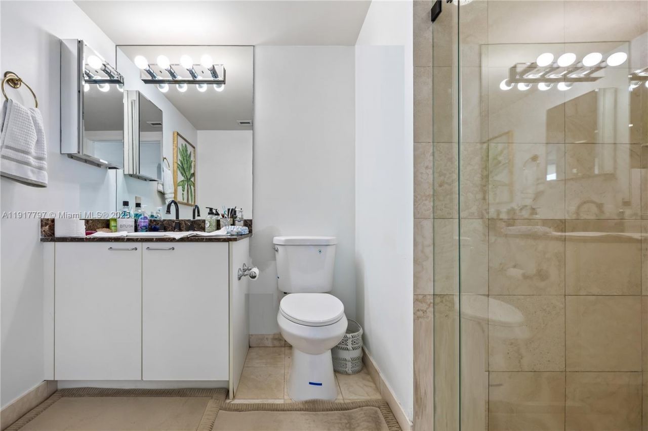 17555 Collins Ave, Unit 707, Sunny Isles Beach, FL 33160 Photo