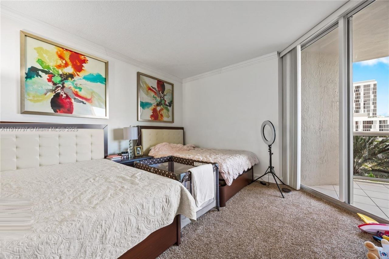 17555 Collins Ave, Unit 707, Sunny Isles Beach, FL 33160 Photo