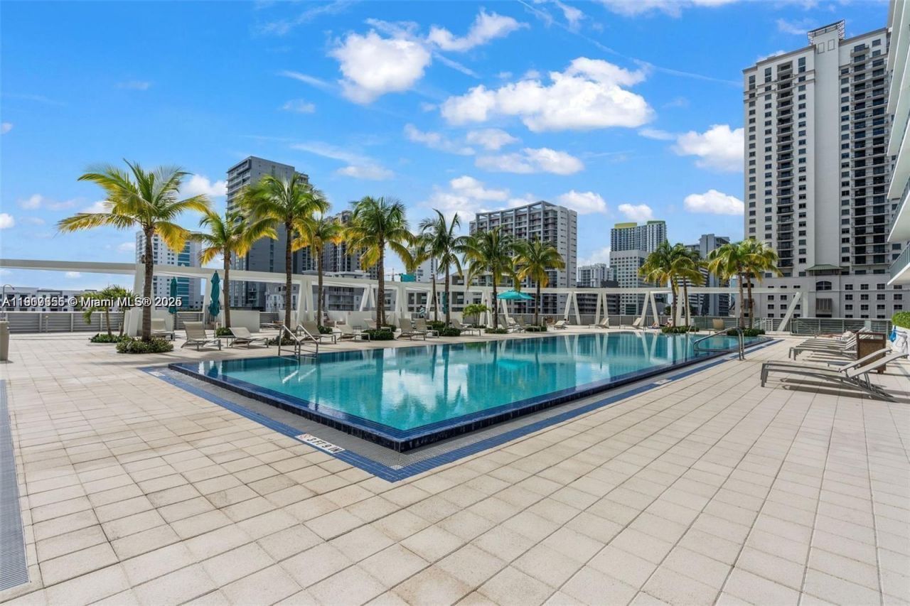 79 SW 12th St, Unit 2204-S, Miami, FL 33130 Photo