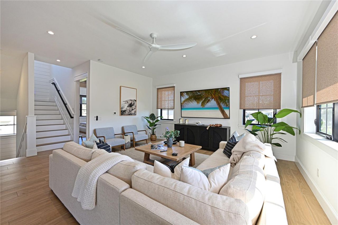 305 55th Street, Holmes Beach, FL 34217 Photo