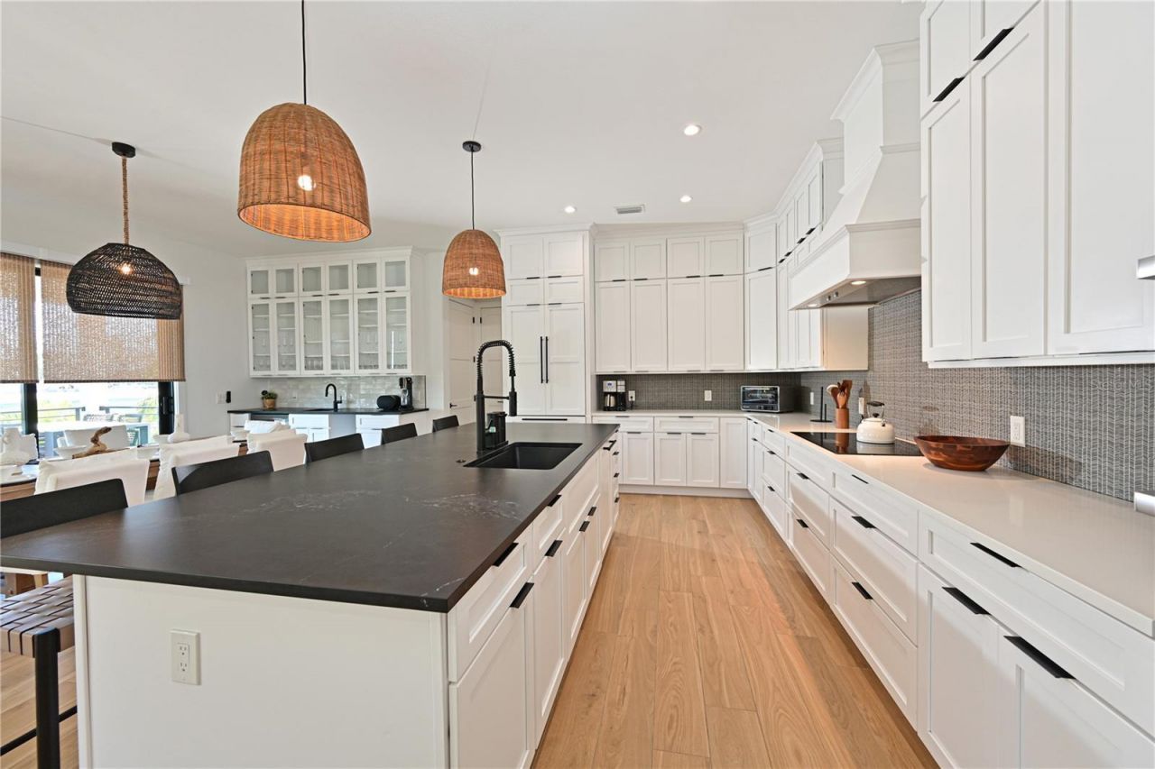 305 55th Street, Holmes Beach, FL 34217 Photo