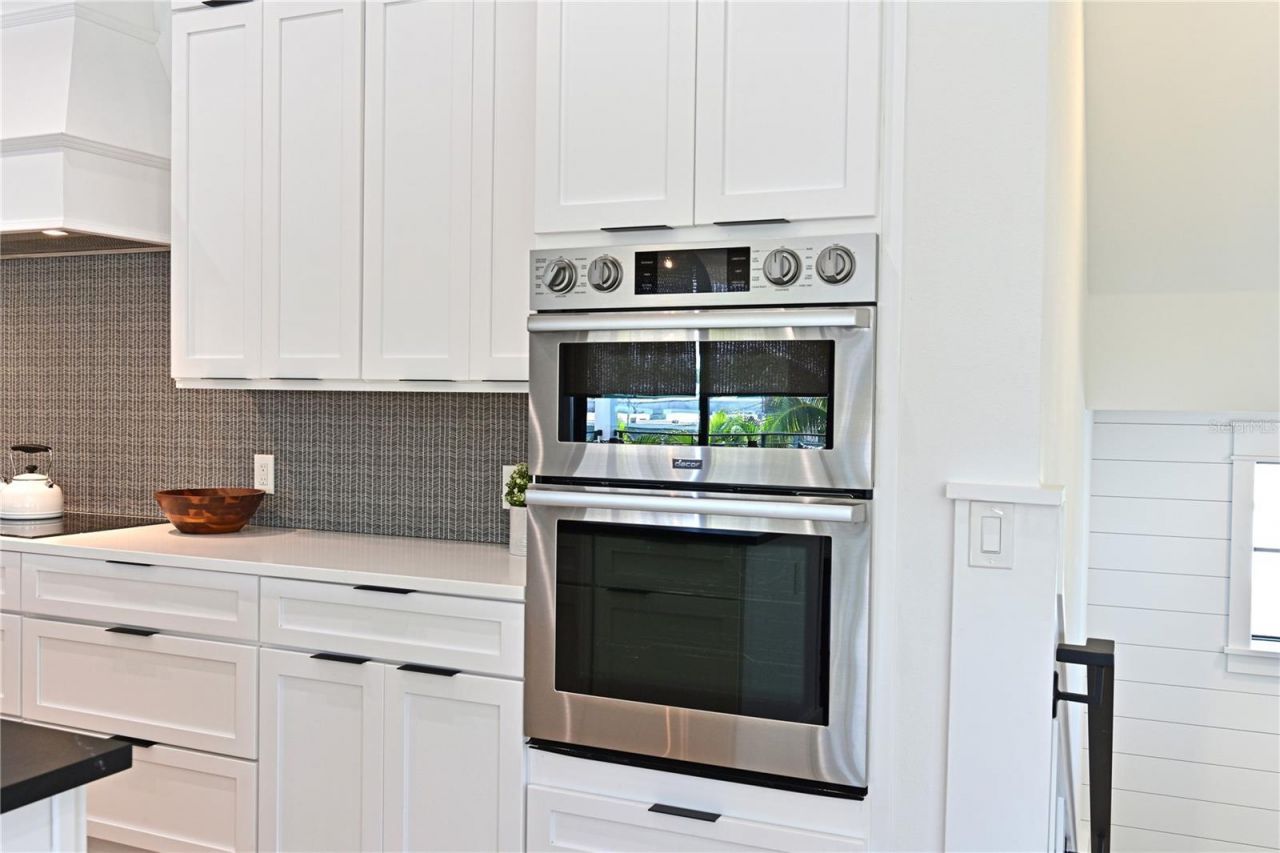 305 55th Street, Holmes Beach, FL 34217 Photo