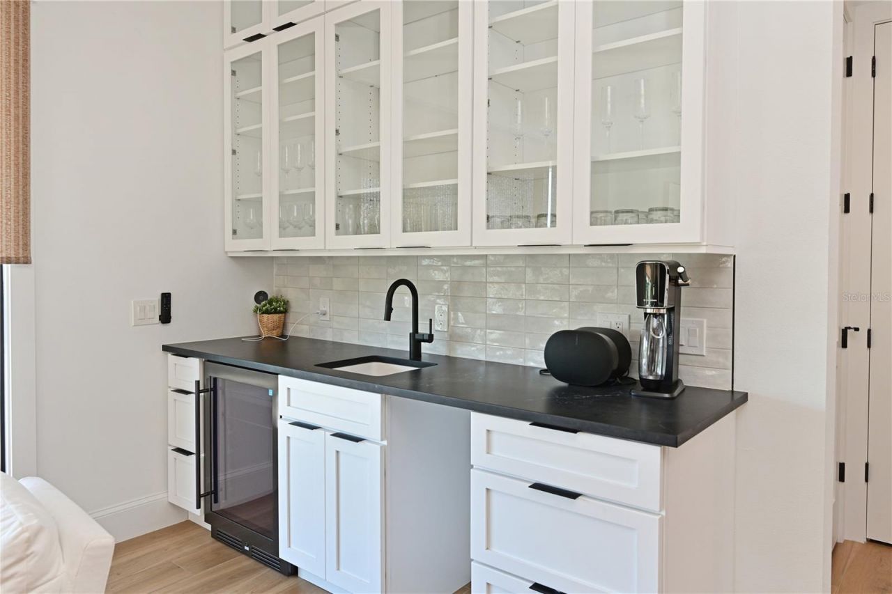 305 55th Street, Holmes Beach, FL 34217 Photo