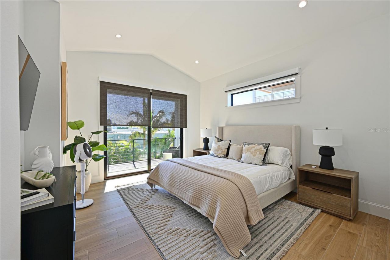 305 55th Street, Holmes Beach, FL 34217 Photo