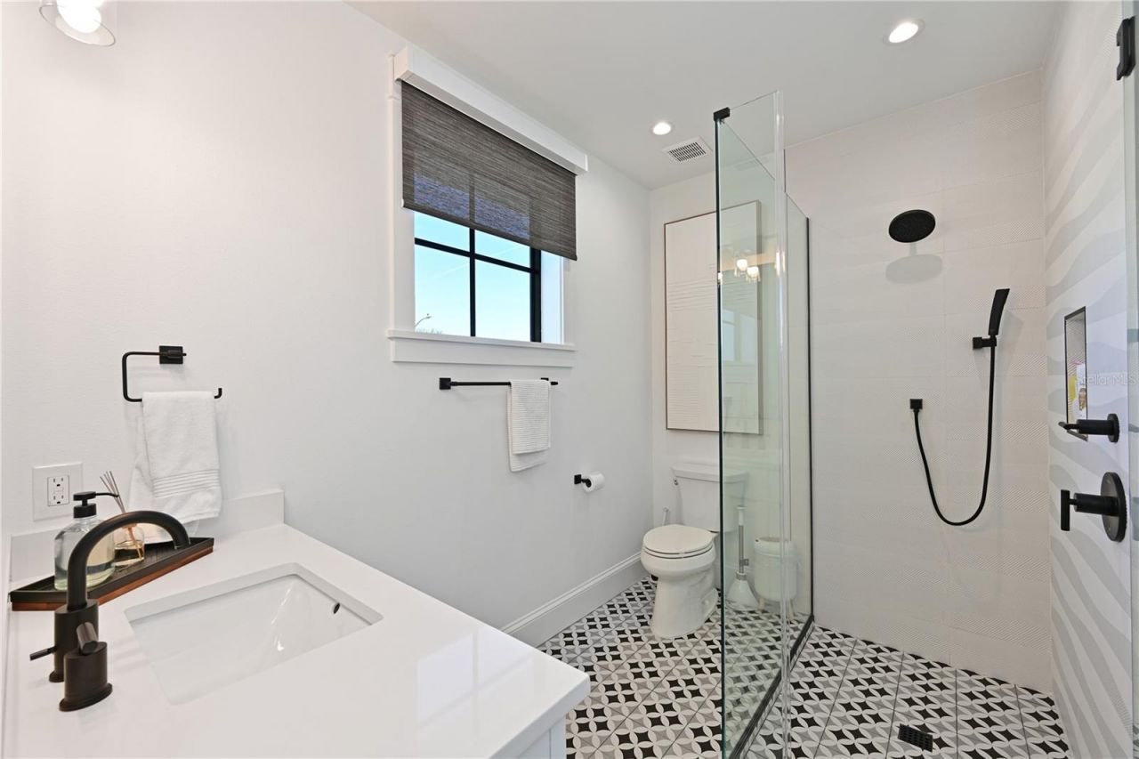 305 55th Street, Holmes Beach, FL 34217 Photo