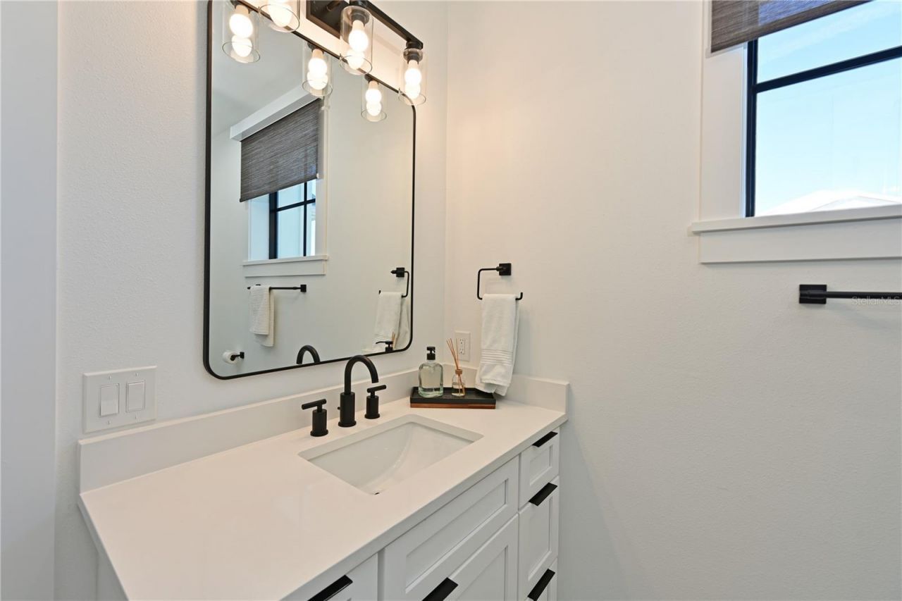 305 55th Street, Holmes Beach, FL 34217 Photo