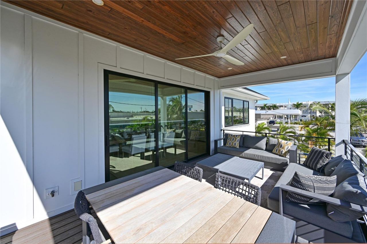 305 55th Street, Holmes Beach, FL 34217 Photo