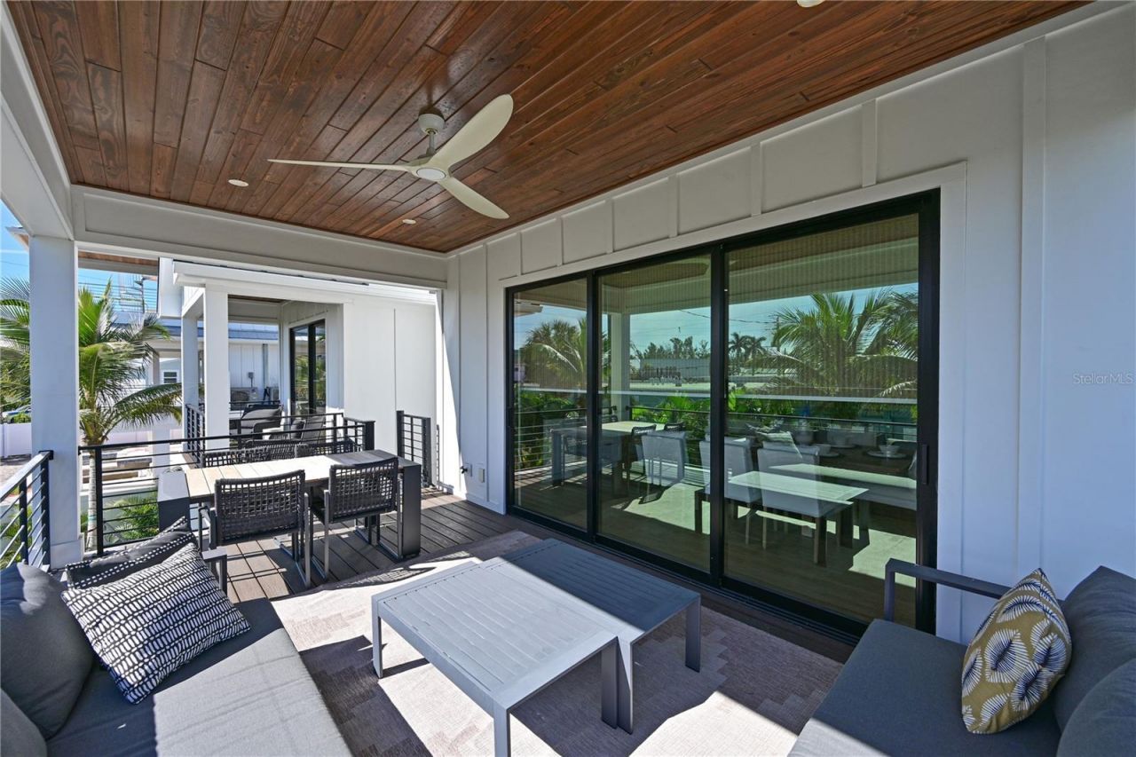 305 55th Street, Holmes Beach, FL 34217 Photo