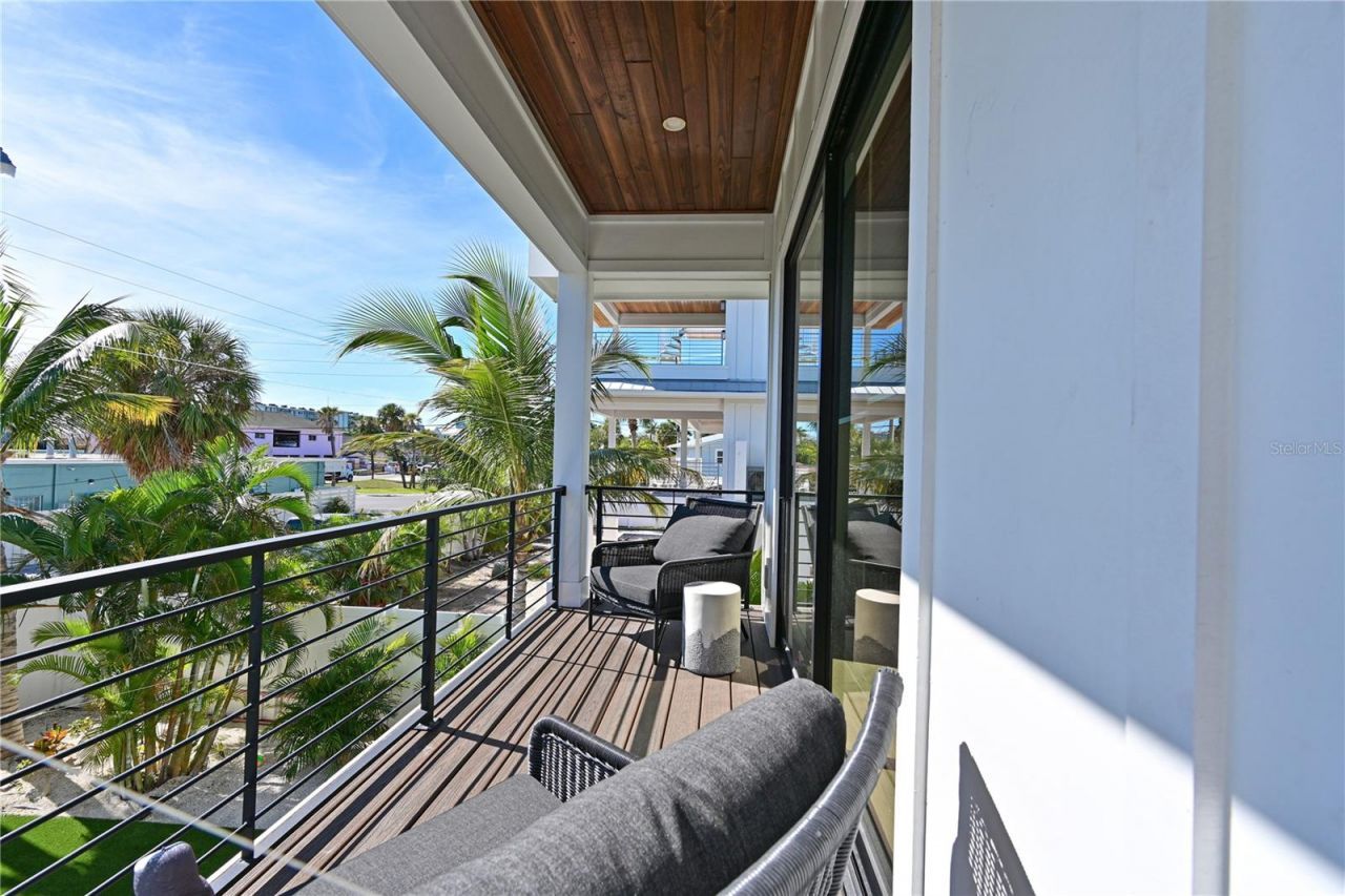 305 55th Street, Holmes Beach, FL 34217 Photo