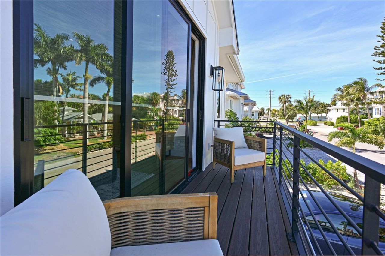 305 55th Street, Holmes Beach, FL 34217 Photo