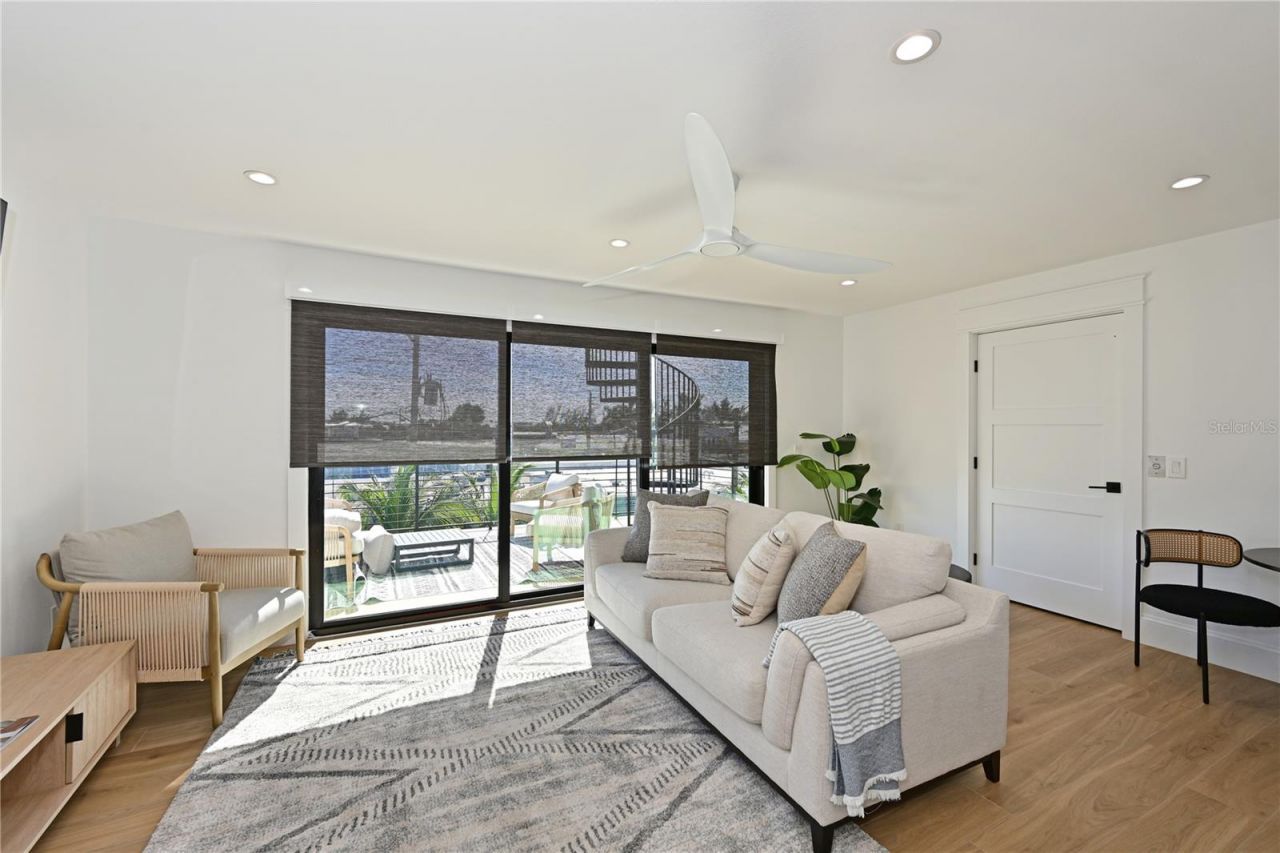 305 55th Street, Holmes Beach, FL 34217 Photo