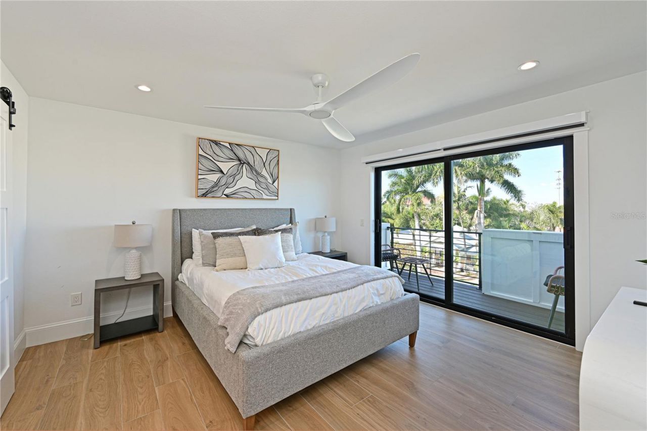 305 55th Street, Holmes Beach, FL 34217 Photo