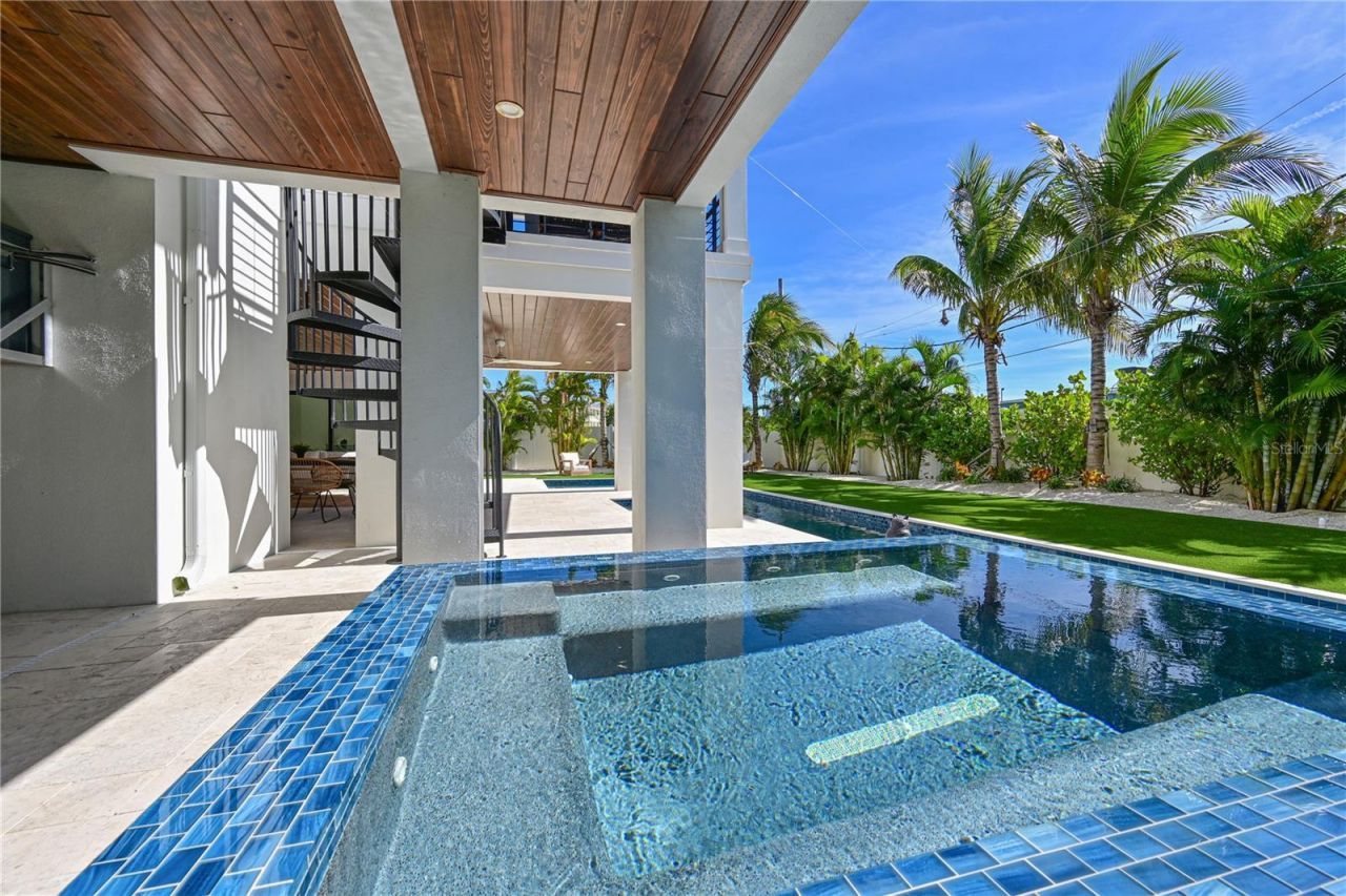 305 55th Street, Holmes Beach, FL 34217 Photo