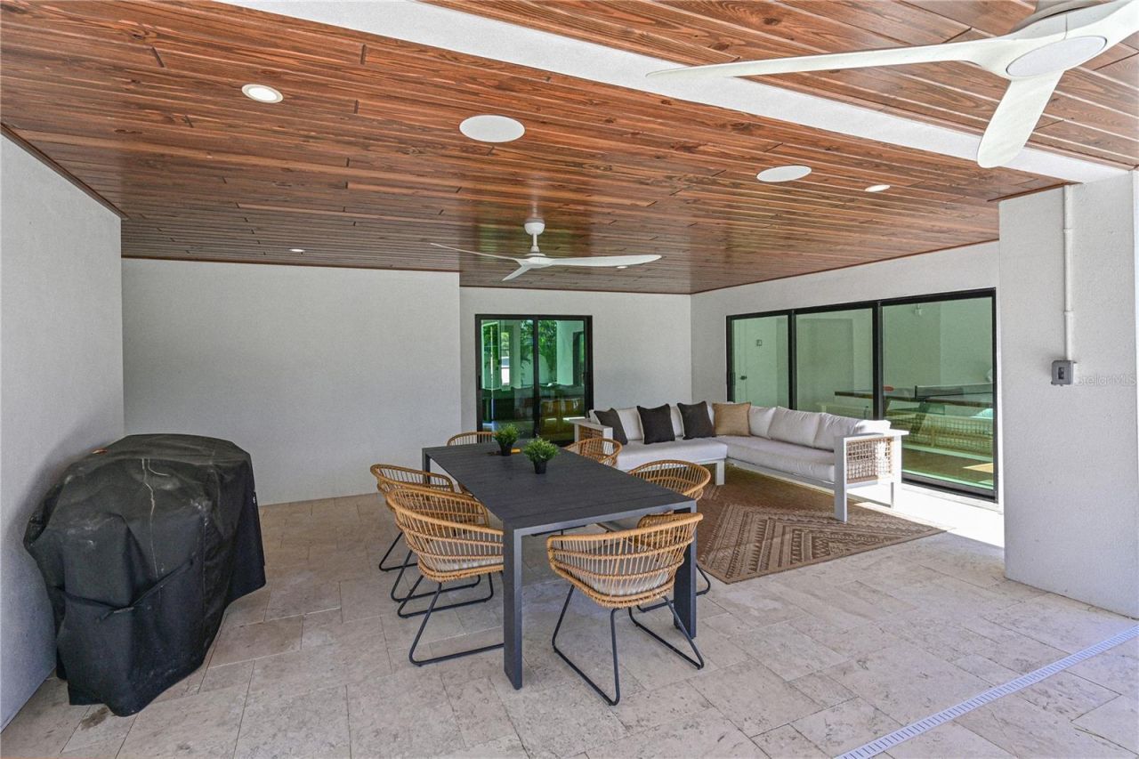 305 55th Street, Holmes Beach, FL 34217 Photo