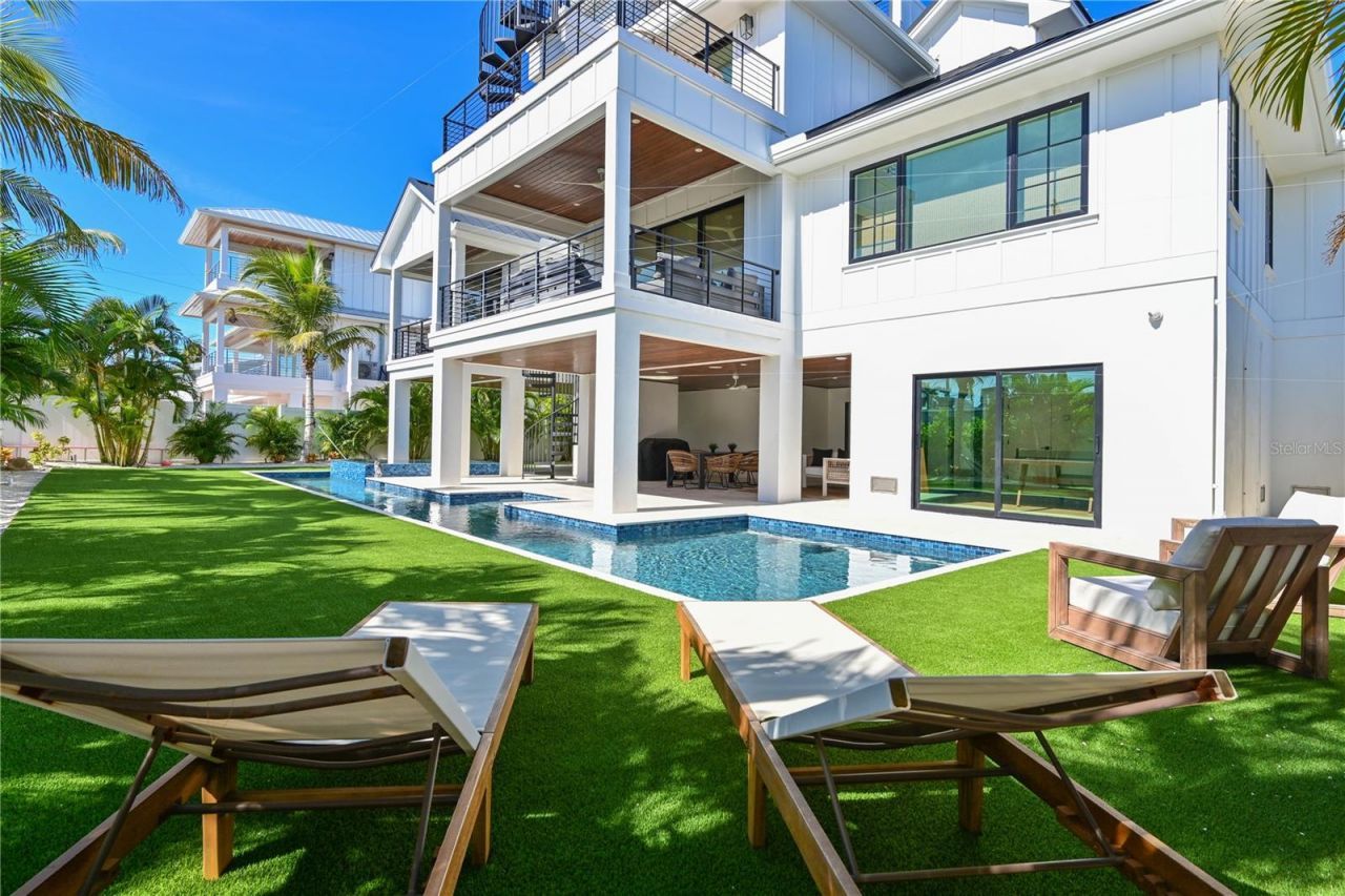 305 55th Street, Holmes Beach, FL 34217 Photo