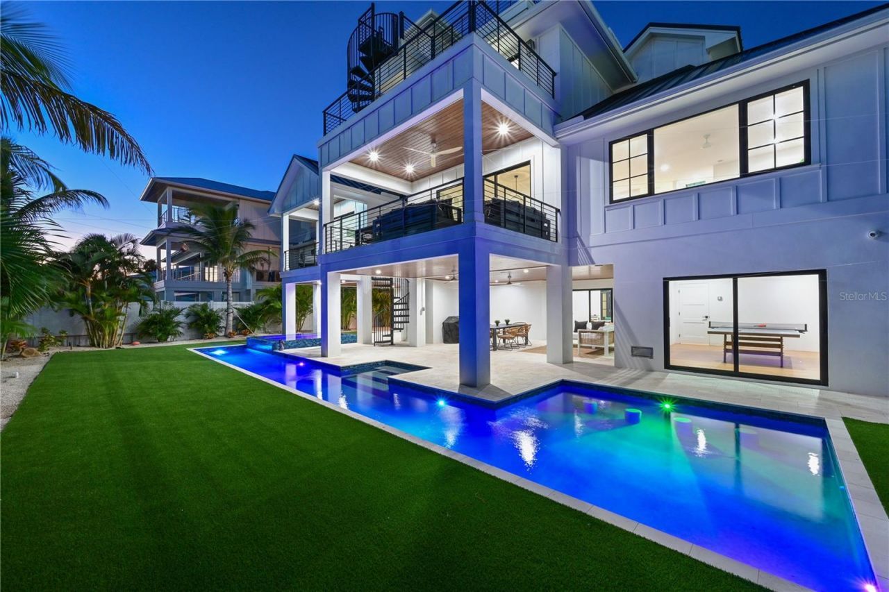 305 55th Street, Holmes Beach, FL 34217 Photo