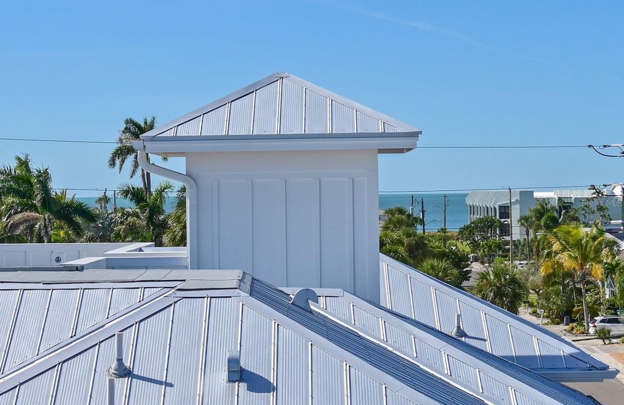 305 55th Street, Holmes Beach, FL 34217 Photo