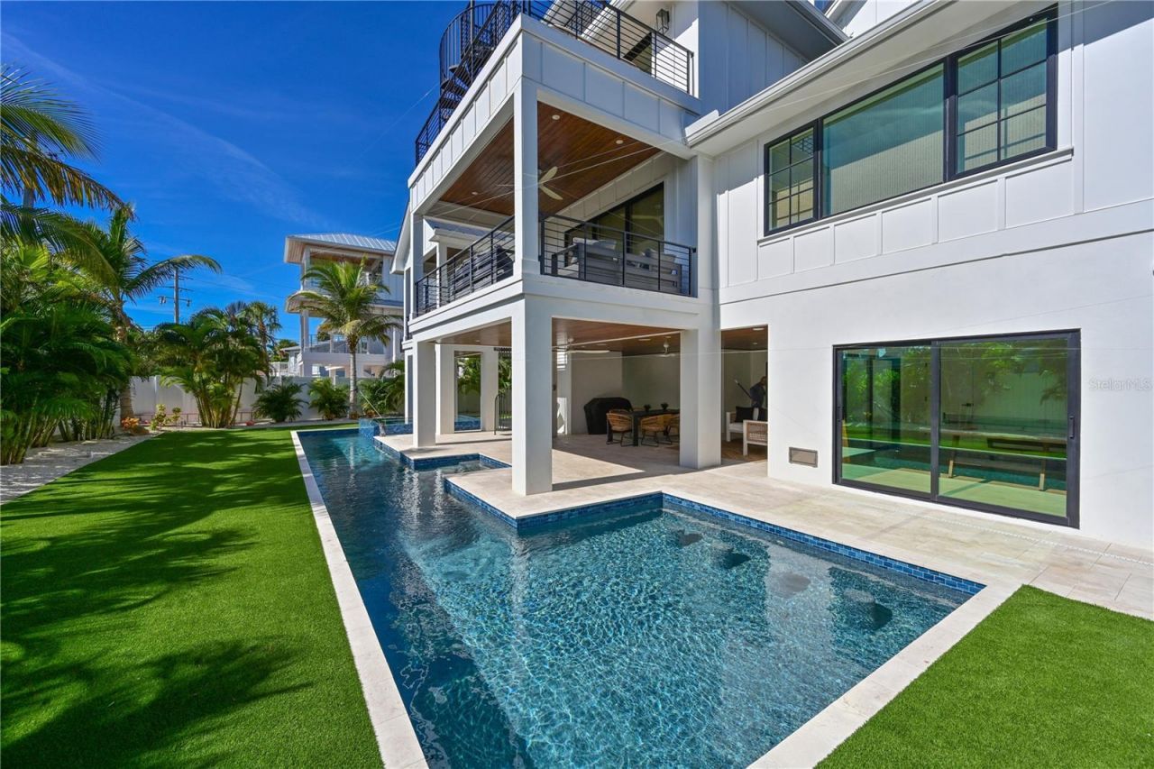 305 55th Street, Holmes Beach, FL 34217 Photo