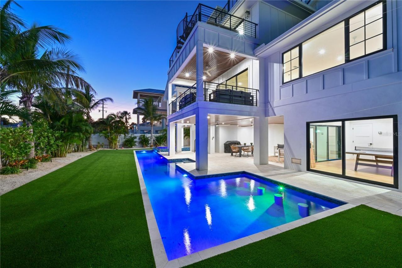 305 55th Street, Holmes Beach, FL 34217 Photo