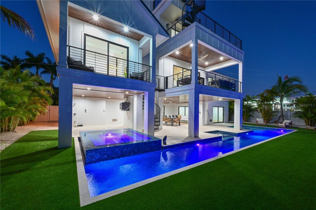 305 55th Street, Holmes Beach, FL 34217 Photo