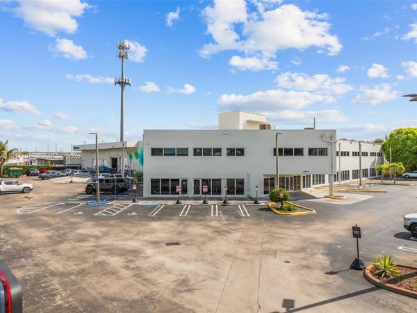 6955 NW 52nd St, Miami, FL 33166