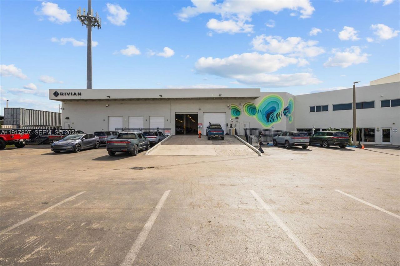 6955 NW 52nd St, Miami, FL 33166 Photo