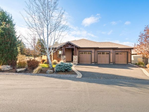 291 Sun Vista Drive, Redmond, OR 97756