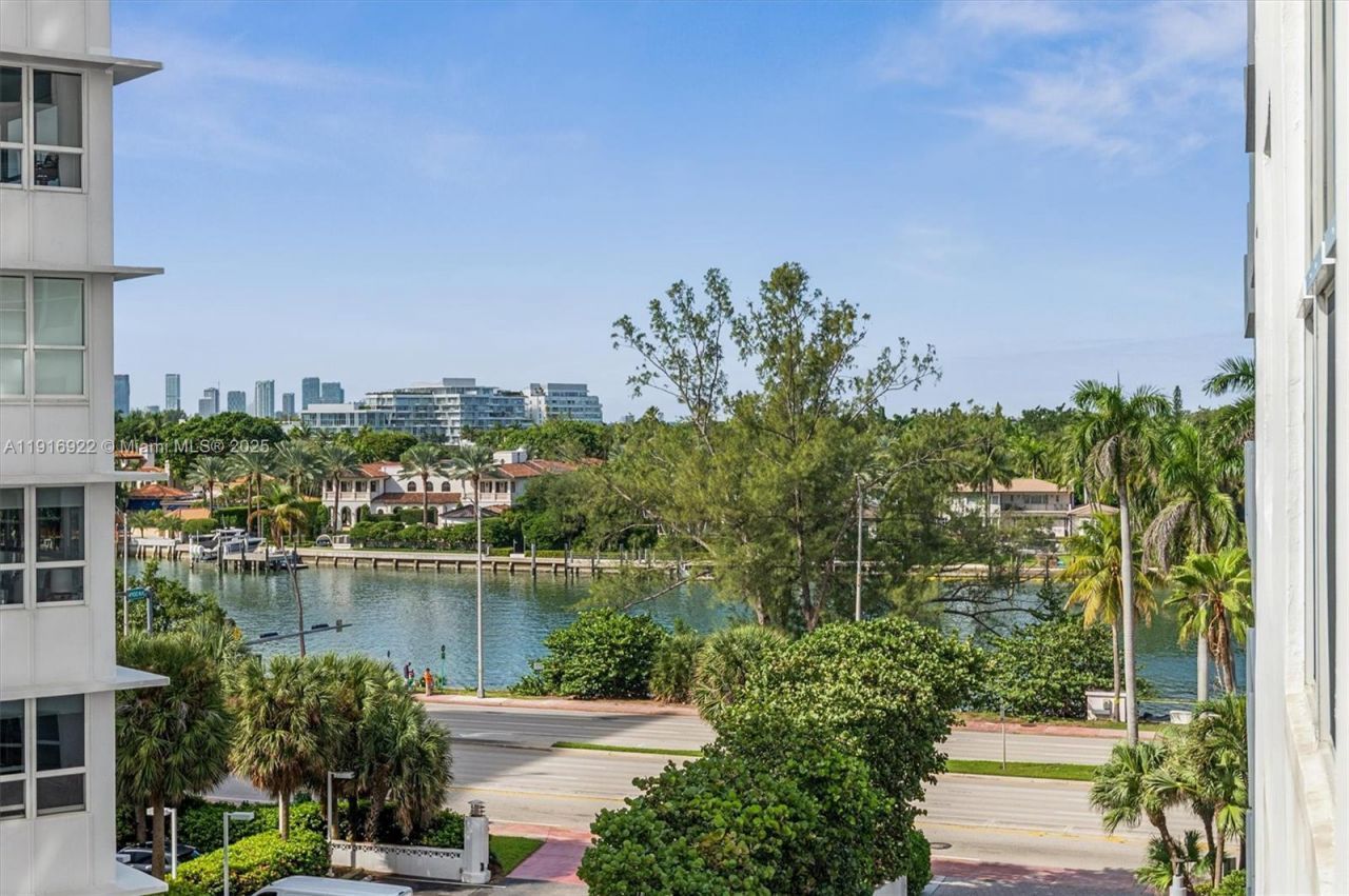 5001 Collins Ave, Unit 5G, Miami Beach, FL 33140 Photo