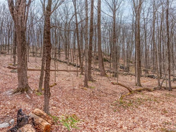 32 Joshua Hobby Lane, Pound Ridge, NY 10576