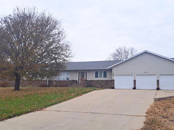 12925 Prairiewood Drive, Aberdeen, SD 57401