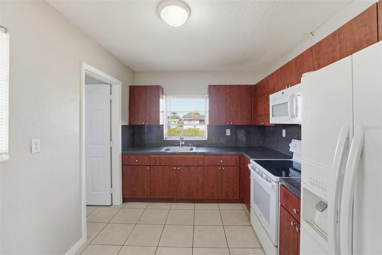 1331 NW 176th Terrace, Miami, FL 33169 Photo