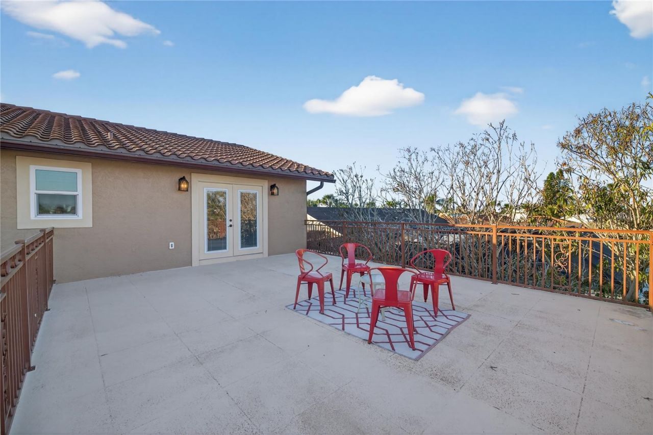 5124 South Shore Drive, New Port Richey, FL 34652 Photo