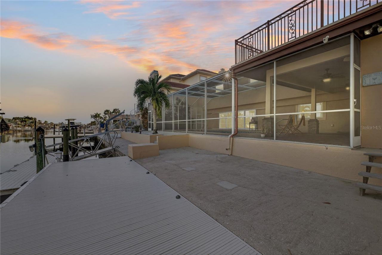 5124 South Shore Drive, New Port Richey, FL 34652 Photo