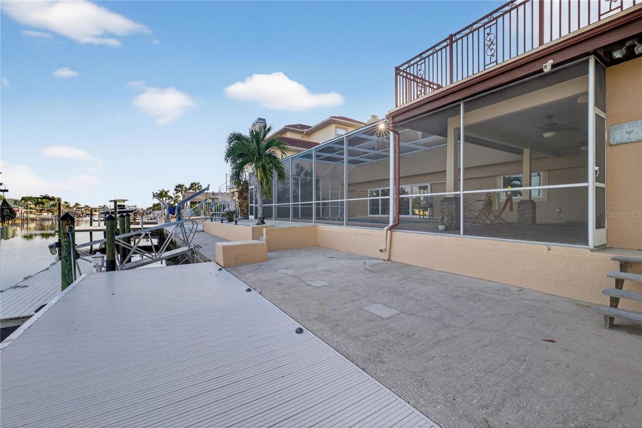 5124 South Shore Drive, New Port Richey, FL 34652 Photo