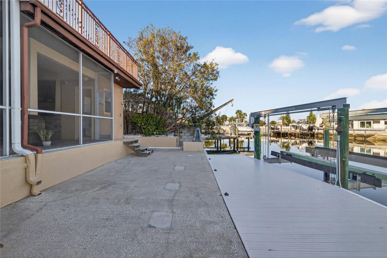 5124 South Shore Drive, New Port Richey, FL 34652 Photo