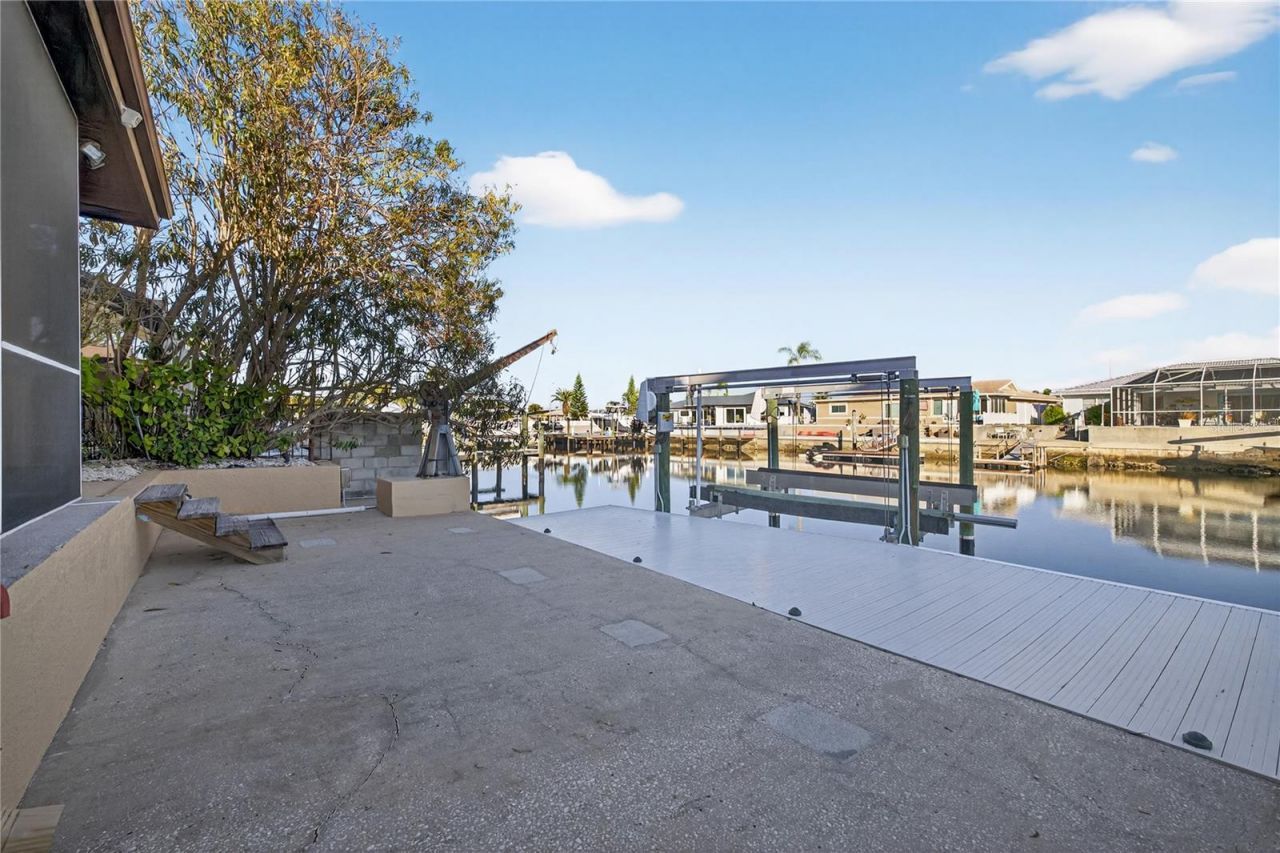 5124 South Shore Drive, New Port Richey, FL 34652 Photo