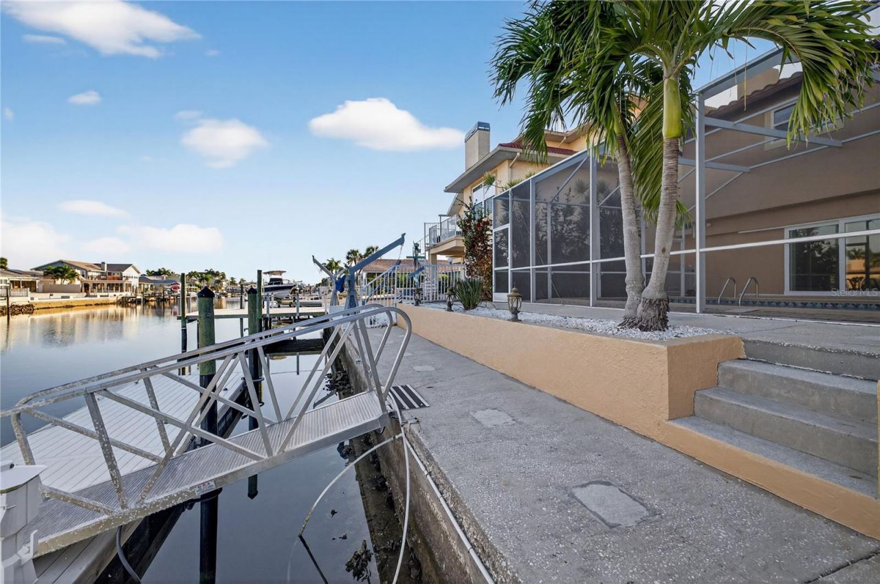 5124 South Shore Drive, New Port Richey, FL 34652 Photo